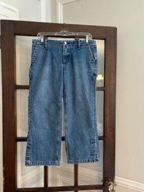 GAP Low-Rise Capri Jeans, Size 8